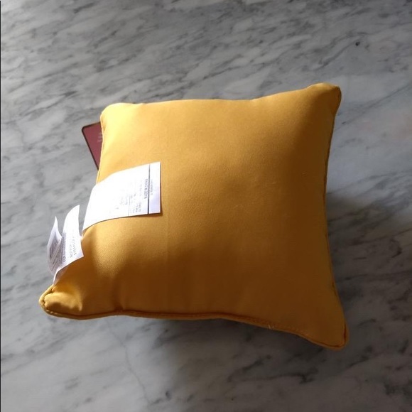 🆕 Jay Franco & Sina Inc: 12”x12” Fashion Pillow - Picture 2 of 2